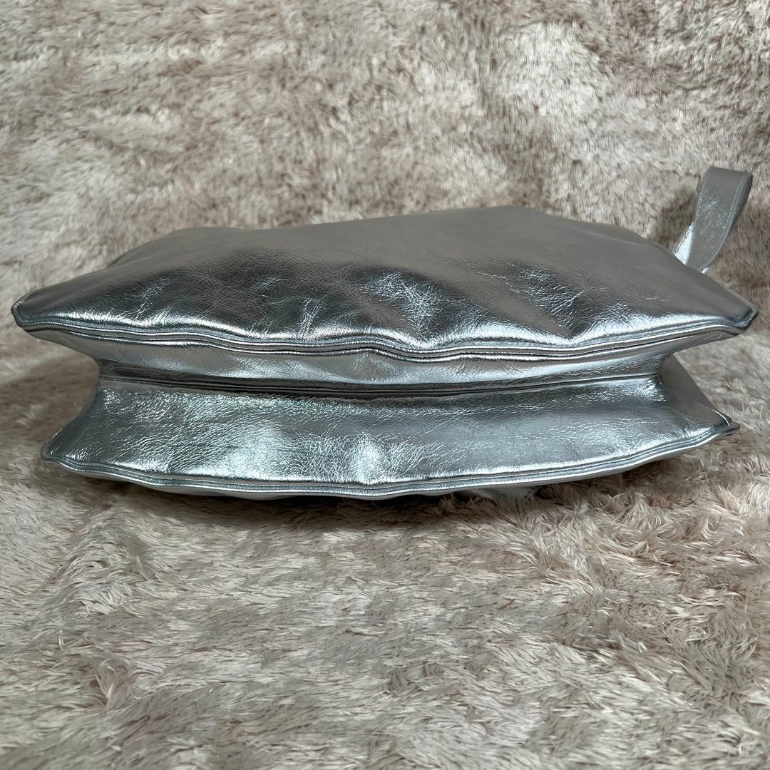 未使用級✨　イアパピヨネ　スワローマチショルダーバック　シルバー　レザー