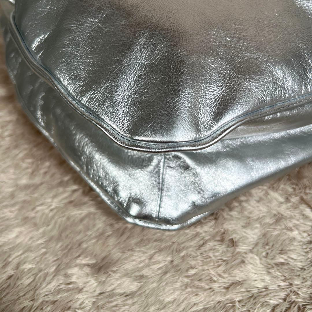 未使用級✨　イアパピヨネ　スワローマチショルダーバック　シルバー　レザー
