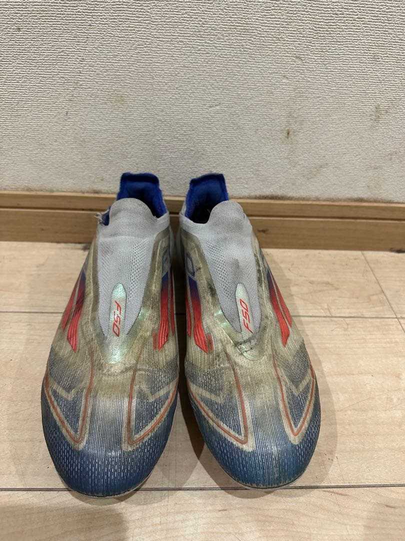 ブ*ン様 adidas F50 サッカーシューズ ホワイト/ブルー/レッドFG