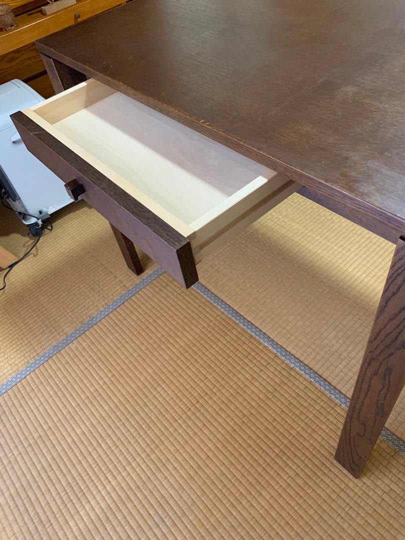 カリモクデスク　引き出し、コンセント付き