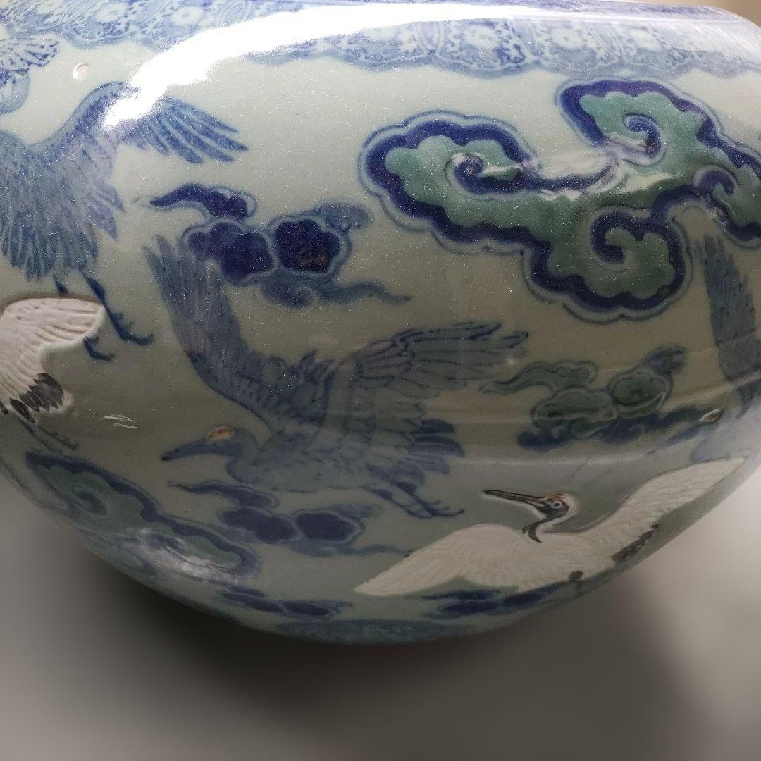 青白い雲模様の陶器火鉢　白鳥　丹頂鶴