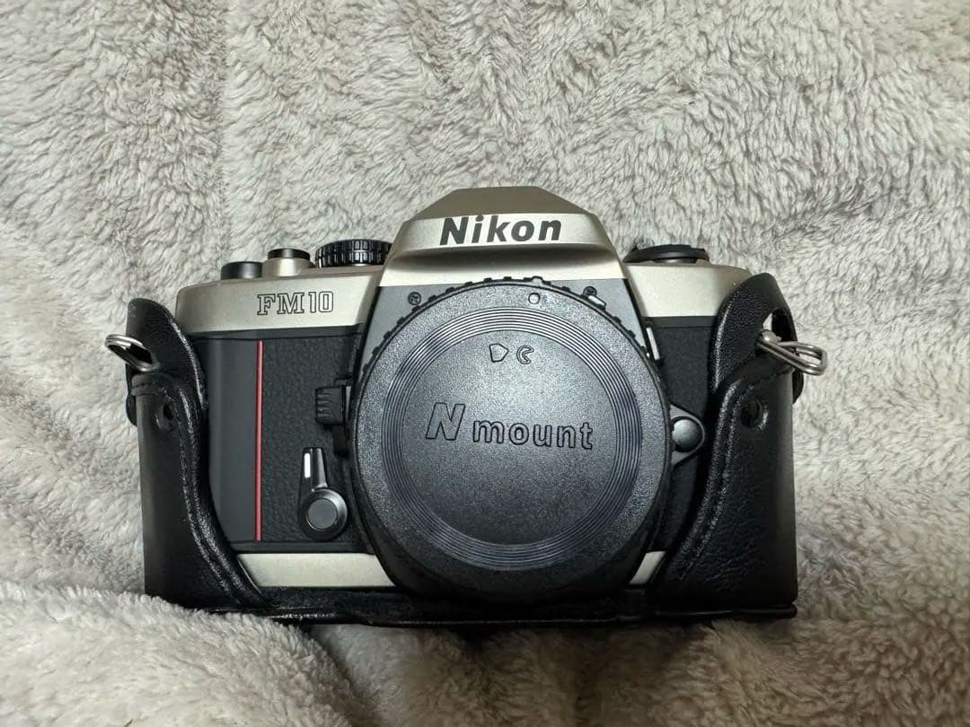 Nikon FM10 裏蓋交換済み　ケース付