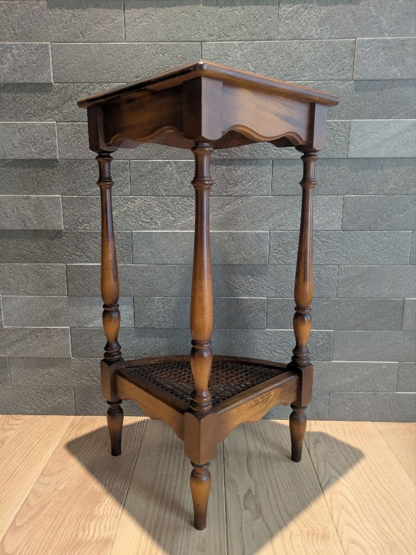 【オールドカリモク】コロニアル サイドテーブル アンティーク 木製家具 飾り棚