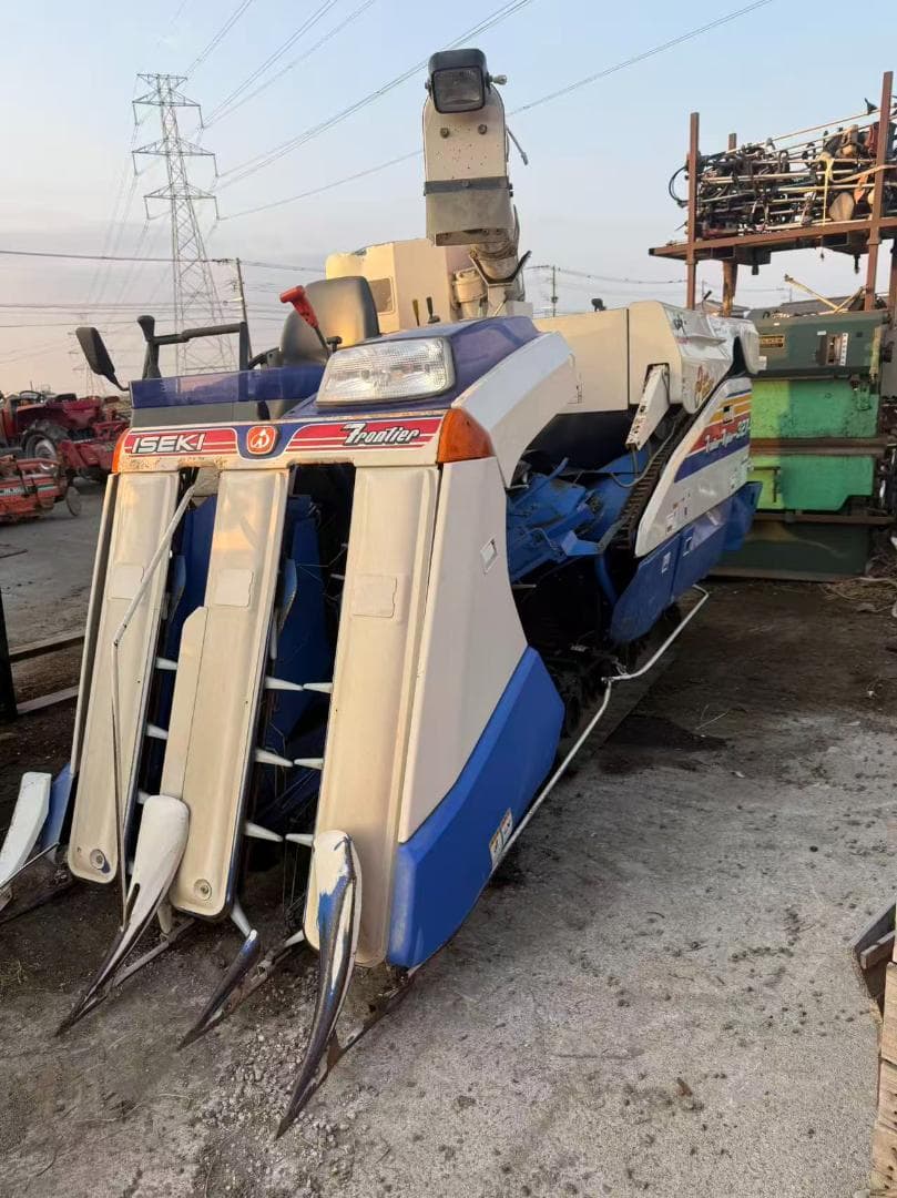 【福岡県みやま市】イセキ コンバイン 型式 327 3条刈 アワメータ—427H