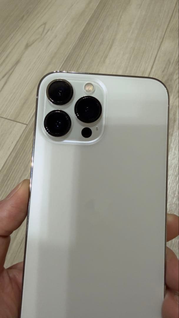 美品 Apple iPhone13 Pro Max シルバー 本体 SIMフリー