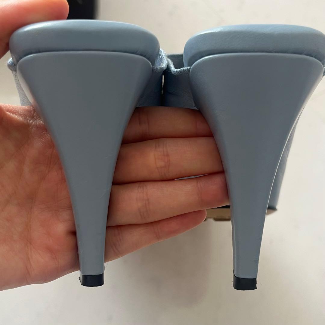 BOTTEGA VENETA 水色 レザー ミュール