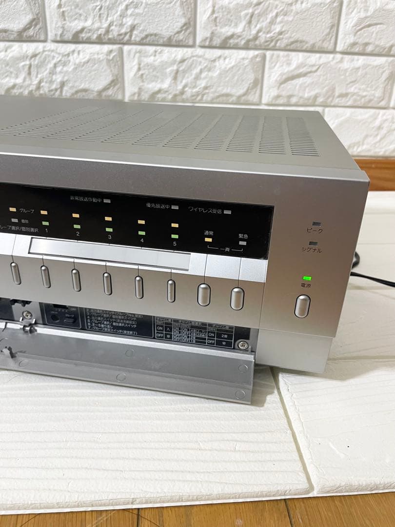 【未使用に近い。】TOA 〔TA-2060〕 卓上型アンプ ６０Ｗ ５局