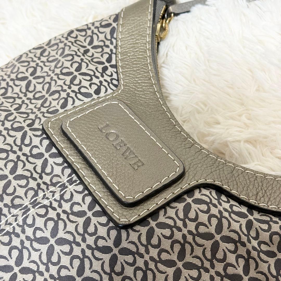 バッグ LOEWE New Road Anagram Hobo Bag