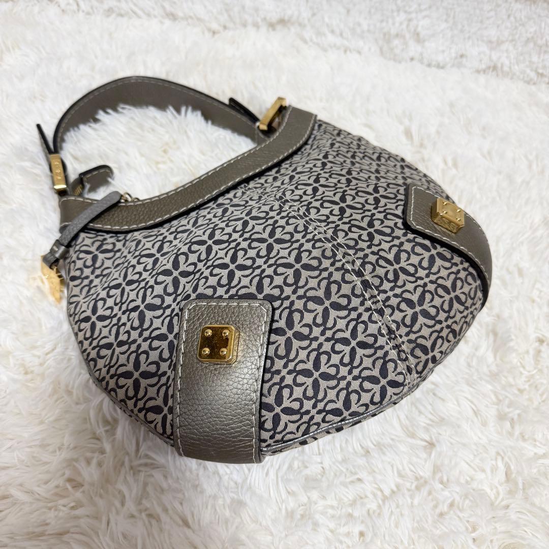 バッグ LOEWE New Road Anagram Hobo Bag