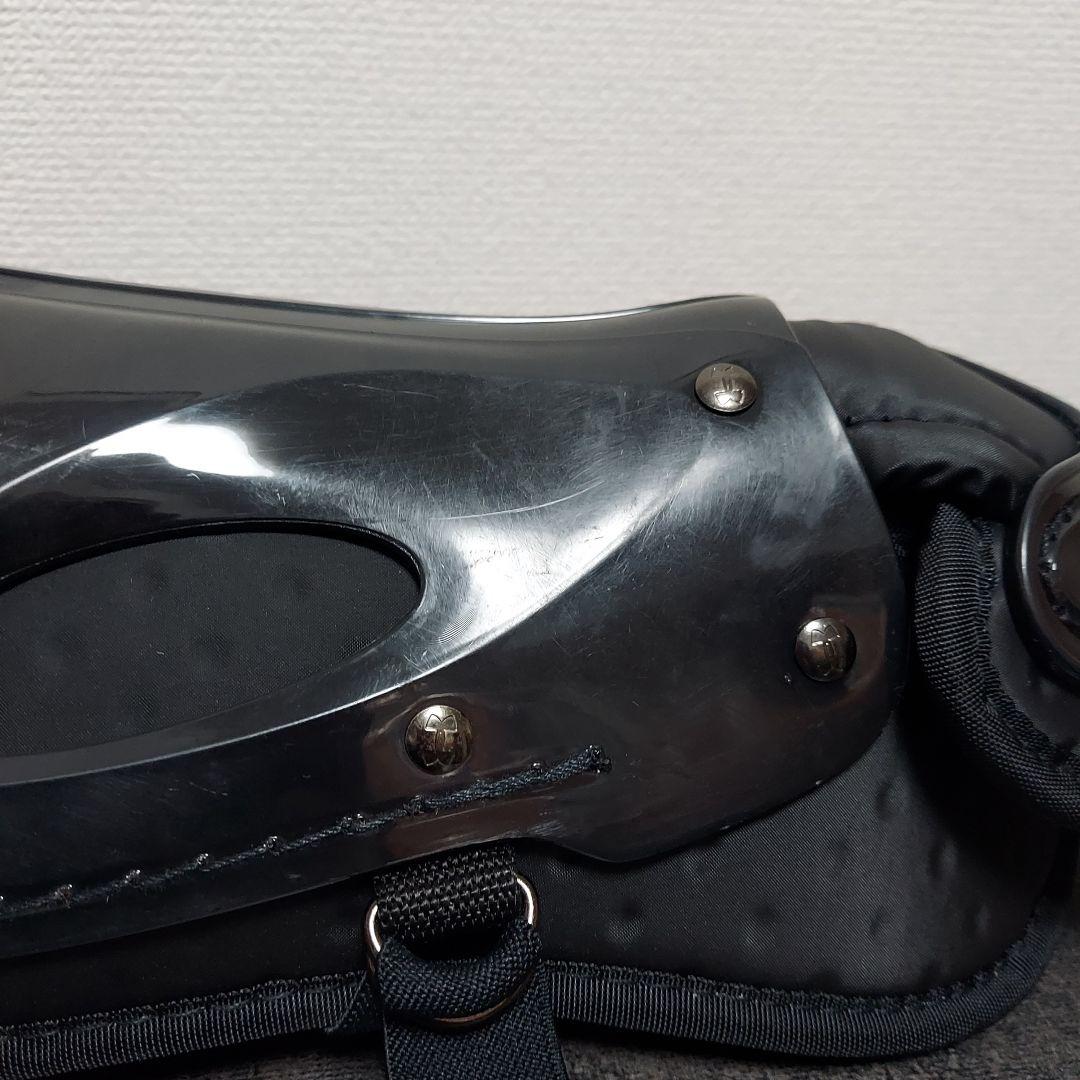あ*わ様 UA　アンダーアーマー　キャッチャー防具　プロテクター　レッグガード