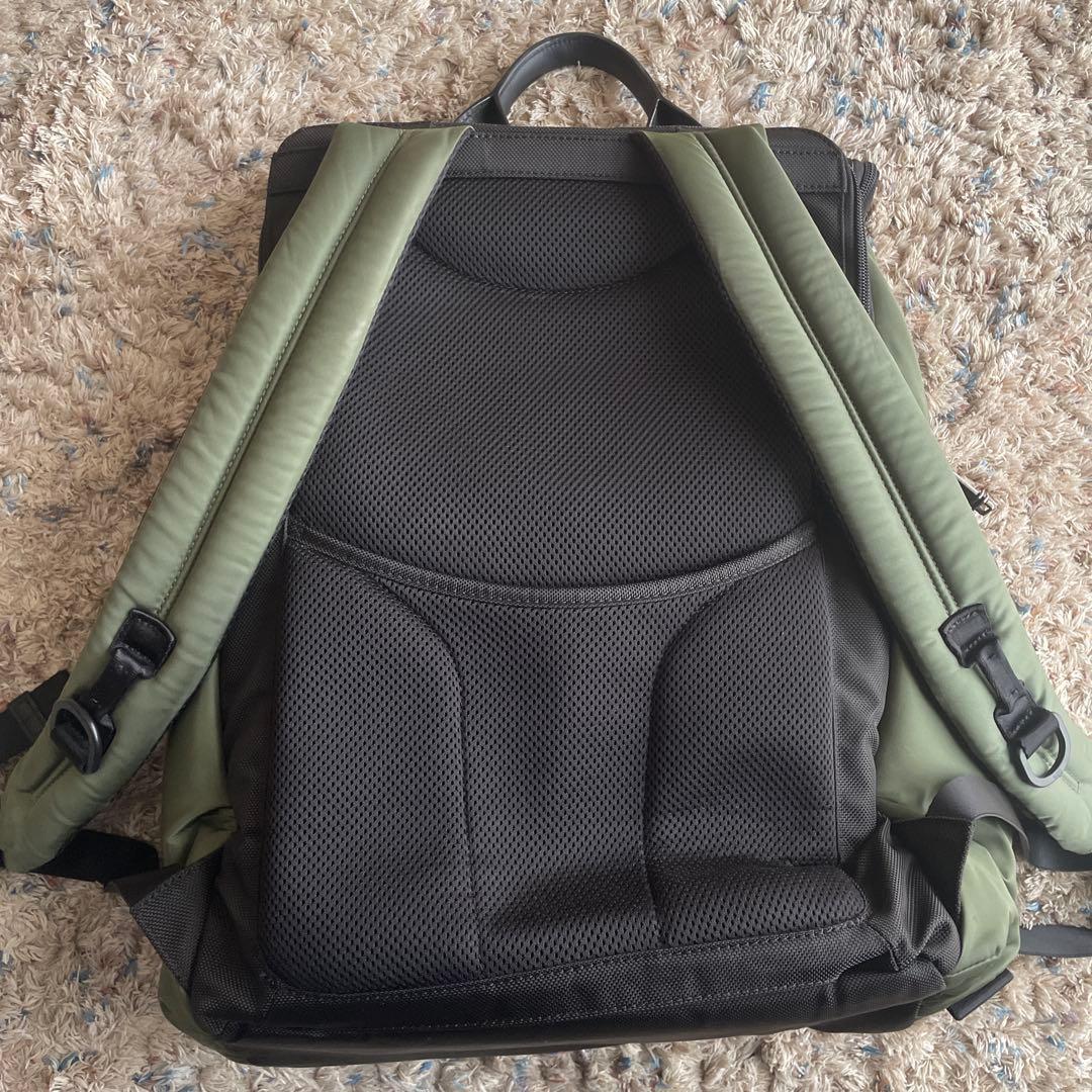 希少 TUMI lark bravo ミリタリーグリーン　定価74,800円