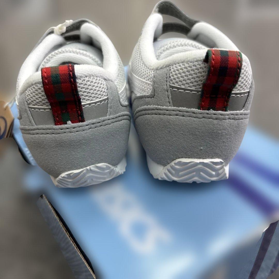 ファミリア　アシックス　現行品　靴　15.5cm