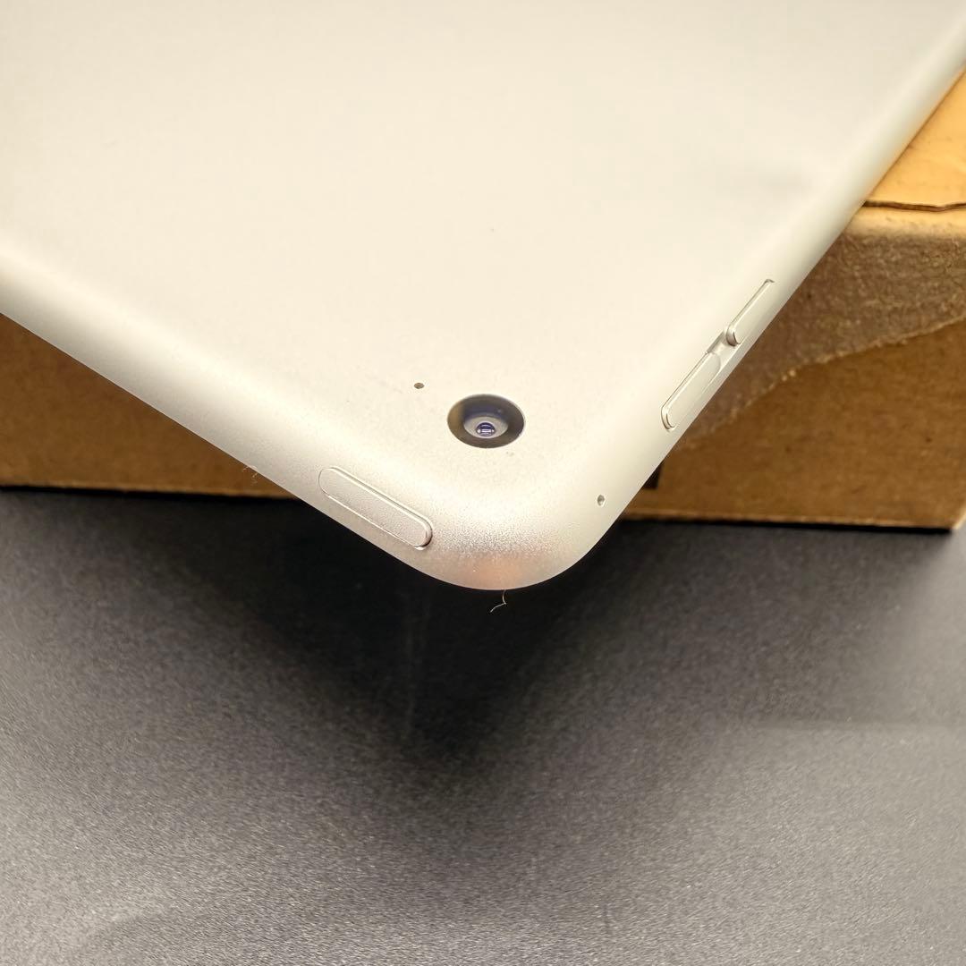 iPad Air 2 Wi-Fi 64GB シルバー & キーボード付きカバー