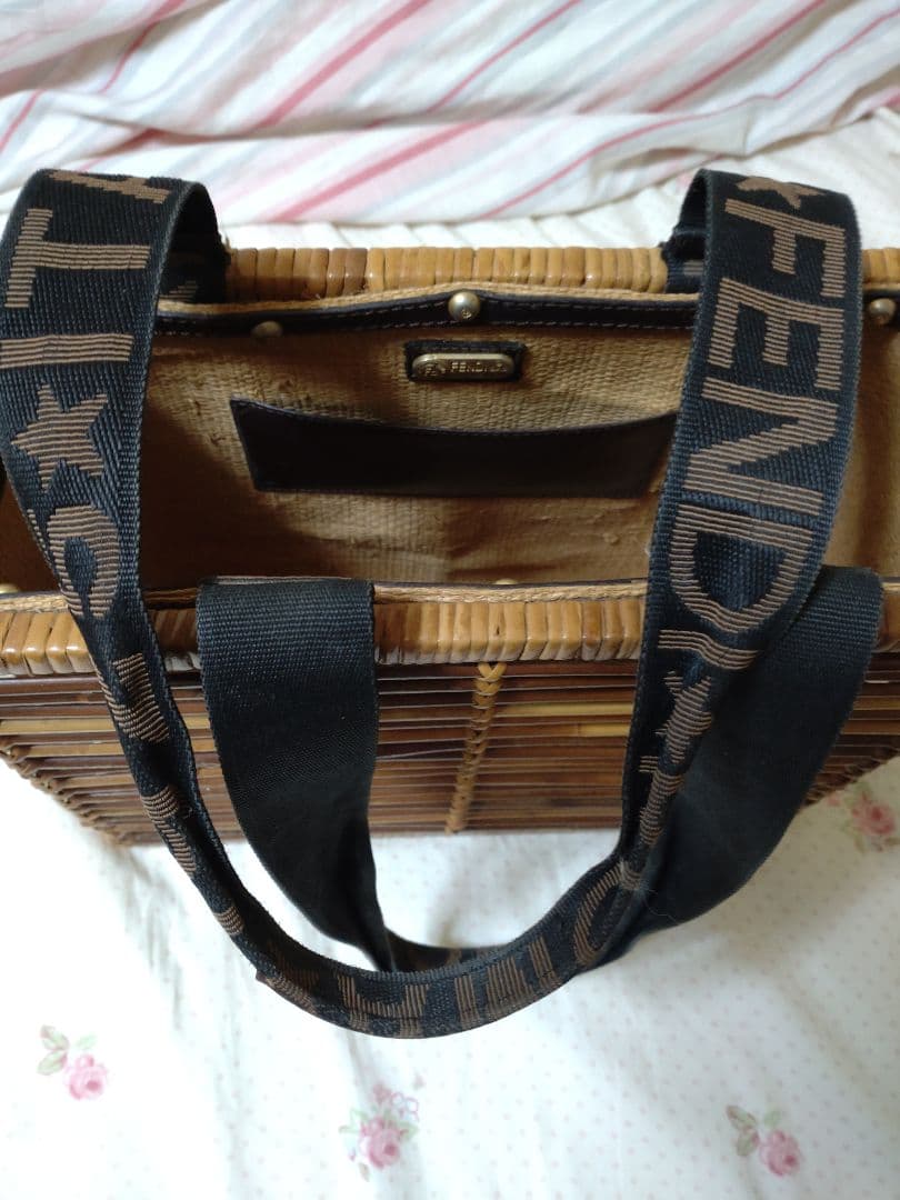 【プロフ必読】サリーとマキーフェンディレトロかごバッグレア