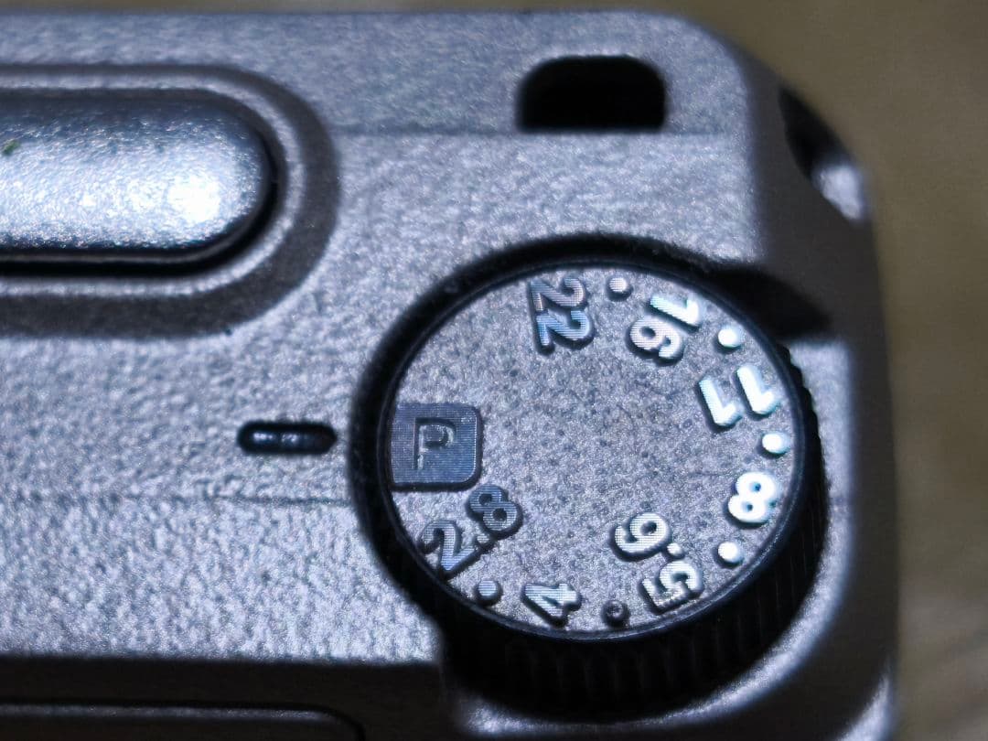 【超美品、箱付き】リコー　フィルムカメラ　GR1date　シルバー