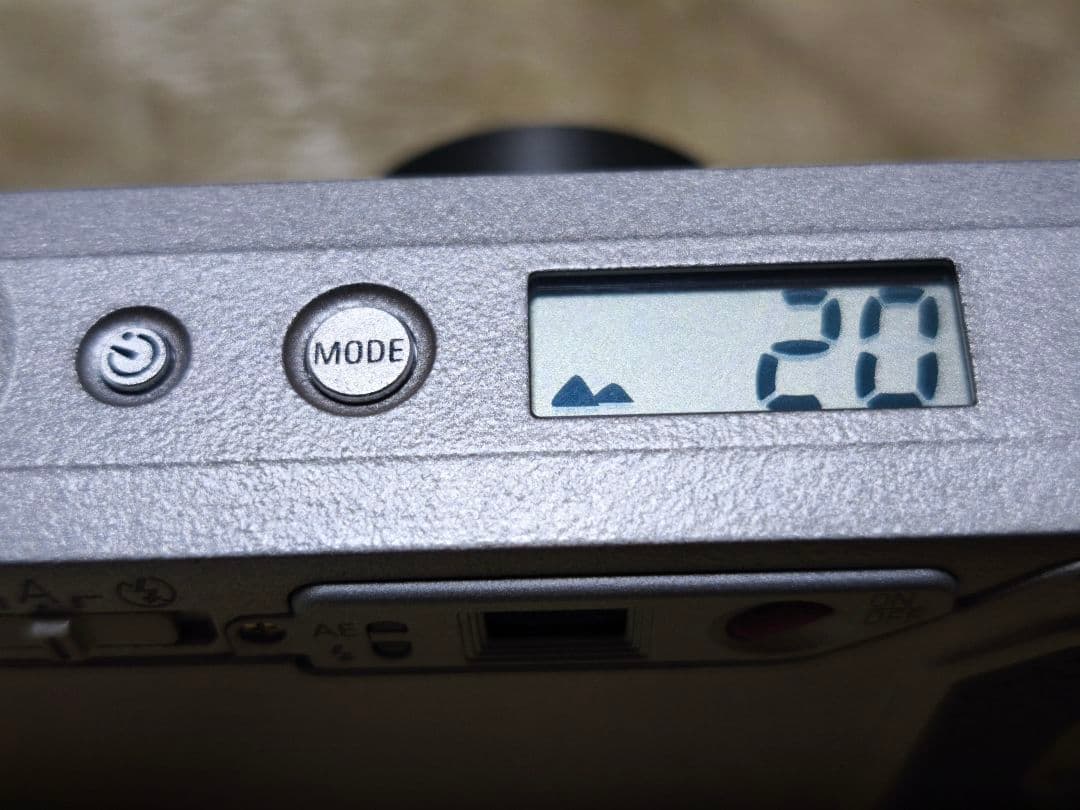 【超美品、箱付き】リコー　フィルムカメラ　GR1date　シルバー