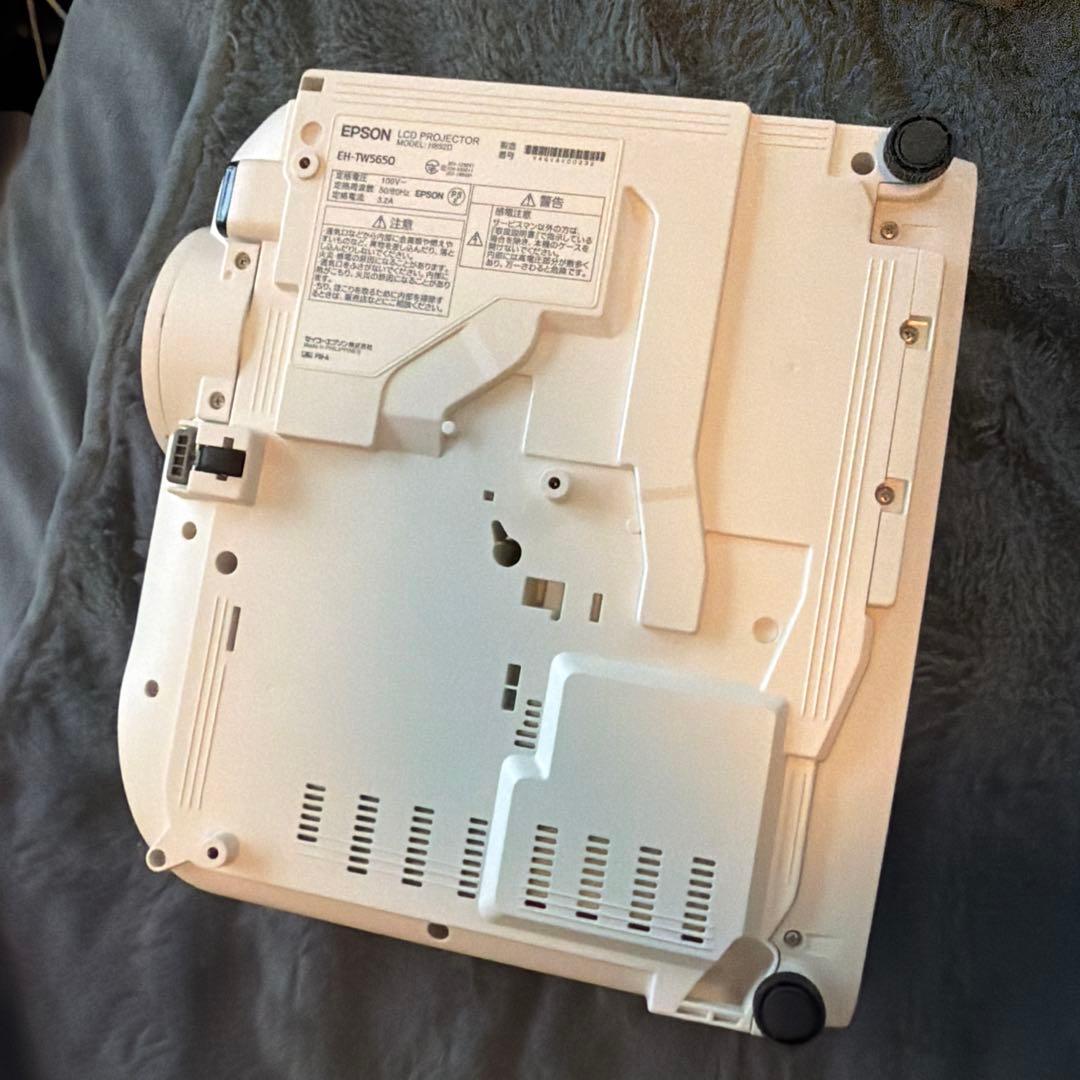 美品　Epson EH-TW5650 プロジェクター本体【ランプ点灯時間19H】