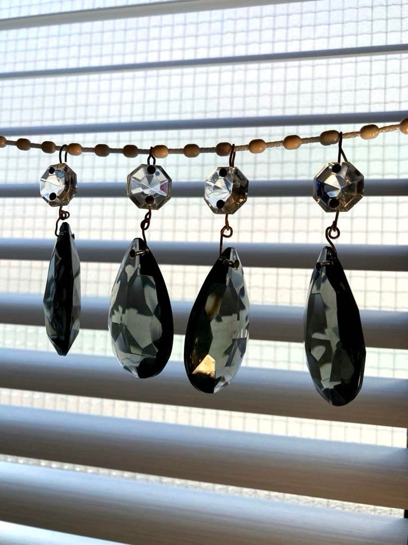 ウランガラス 【ブラックウラン】　1920年　シャンデリアドロップ　フランス