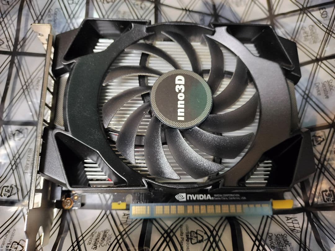 グラフィックボード・グラボ・ビデオカード Inno3D GeForce GTX 1050 Ti Compact 4GB