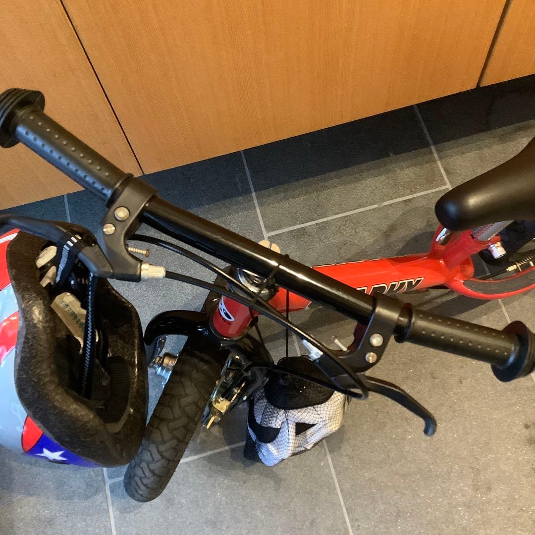 【美品】スパーキー　キックバイク　レッド　SPARKY ヘルメット　腕膝当て付き