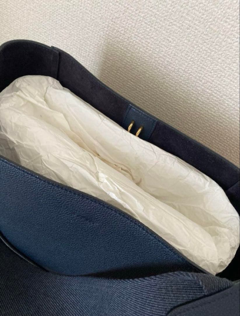 ✳︎mimiさま✳︎【美品】CÉLINE ネイビー サングル　ミディアム