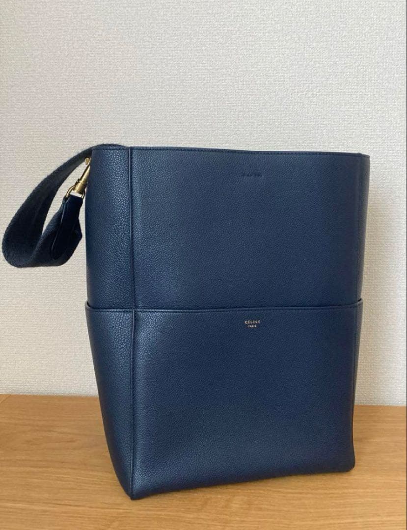 ✳︎mimiさま✳︎【美品】CÉLINE ネイビー サングル　ミディアム