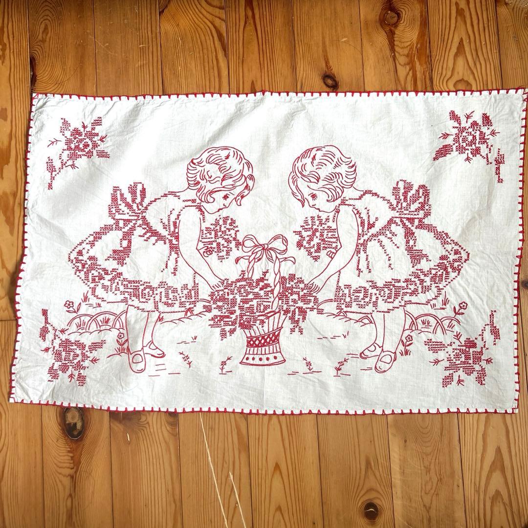 ドイツアンティーク　刺繍タペストリー