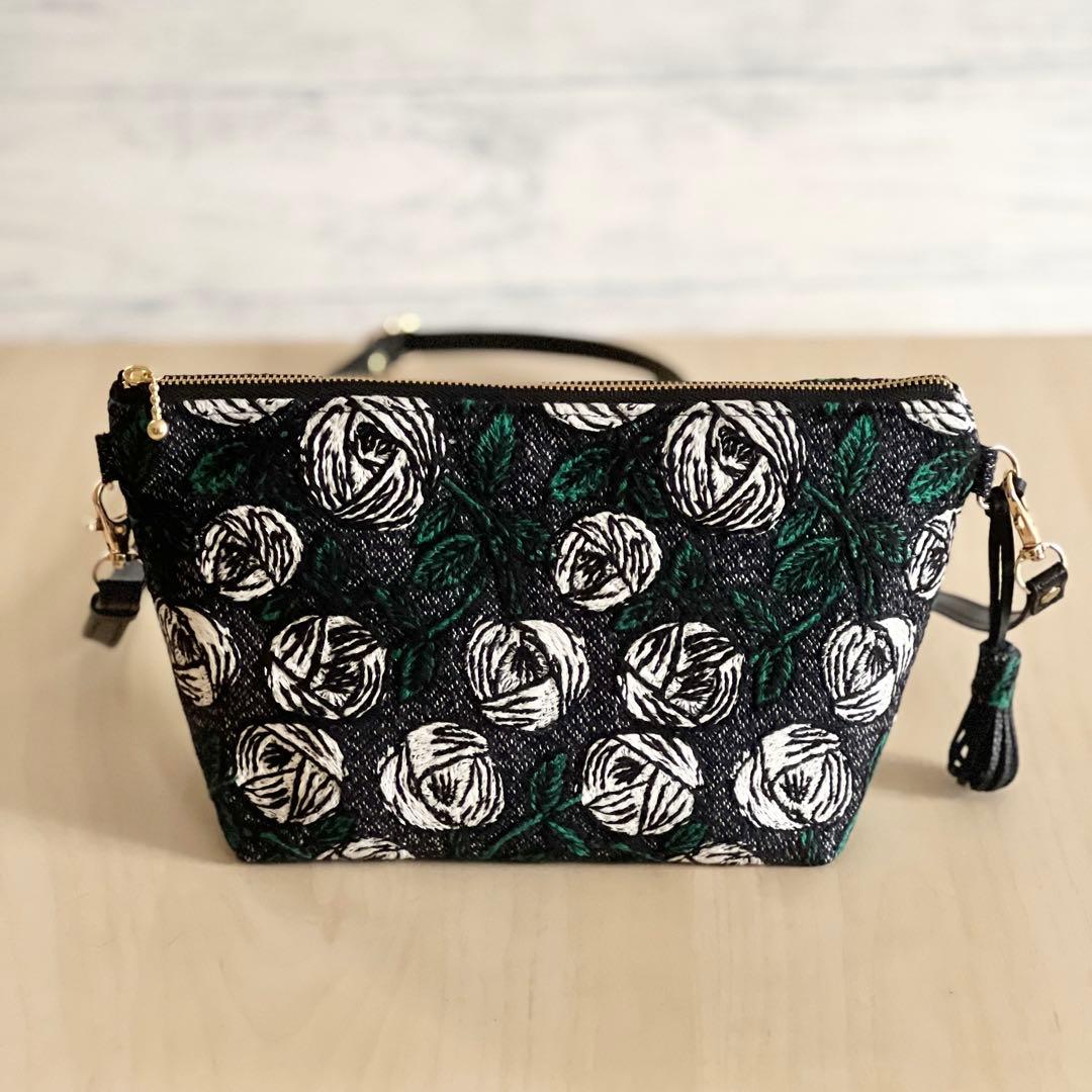 ミナペルホネン rosy navyショルダーバッグMB512-272