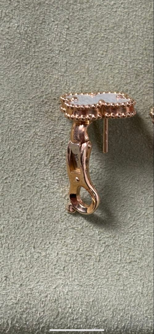 ＭＭヴァンクリーフ＆アーペル ヴィンテージ　ホワイト片耳