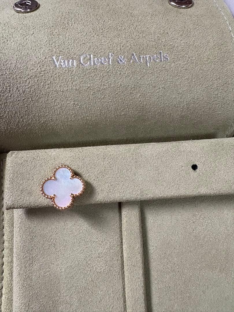 ＭＭヴァンクリーフ＆アーペル ヴィンテージ　ホワイト片耳