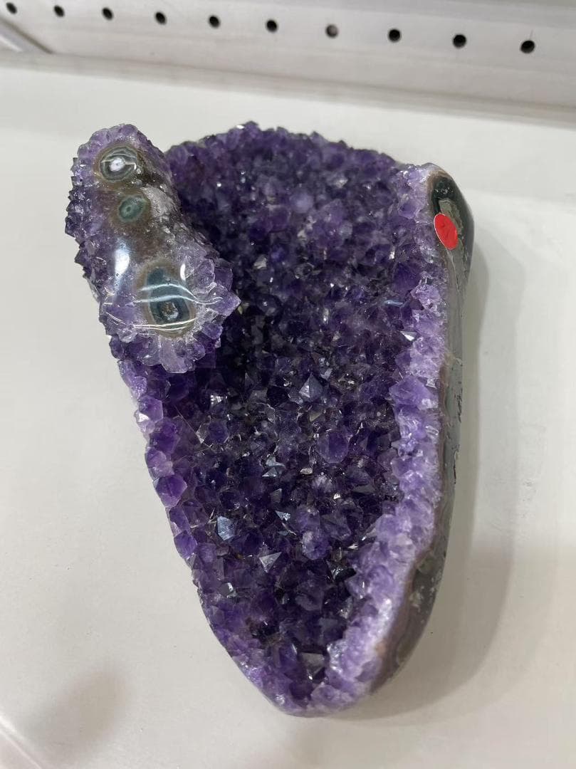 アメジスト ブラジル産　重さ585ｇ　猫の目　原石 置物