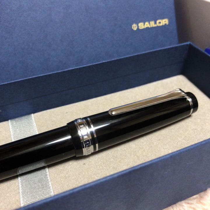 ☆未使用 セーラー プロフェッショナルギア 万年筆 銀 F 細字 ペン先21金☆