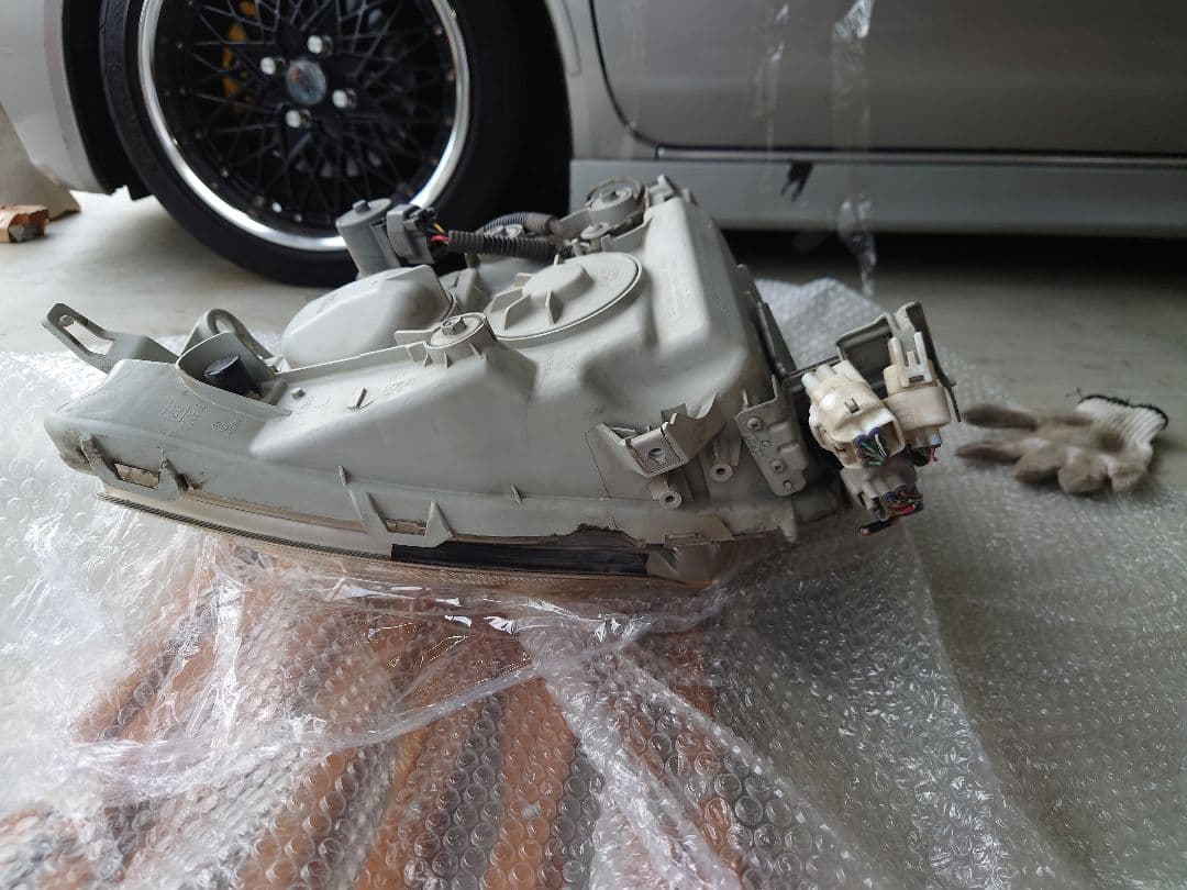 ゼロクラウン左側ヘッドライト