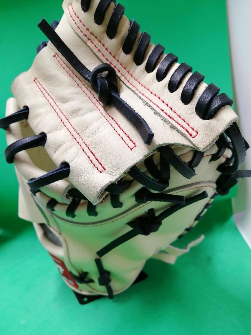 11.日本製Rawlings硬式ミット