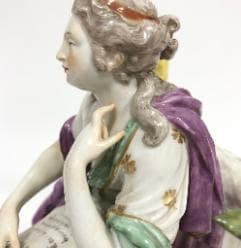 マイセン風 フィギュリン ミューズとキューピッド 高さ21cm（真贋不明）