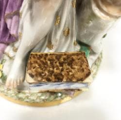 マイセン風 フィギュリン ミューズとキューピッド 高さ21cm（真贋不明）