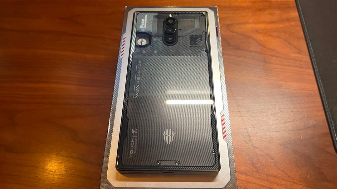 REDMAGIC 8S Pro 16+512GB Aurora本体