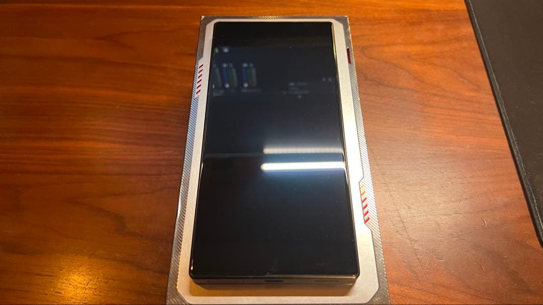 REDMAGIC 8S Pro 16+512GB Aurora本体