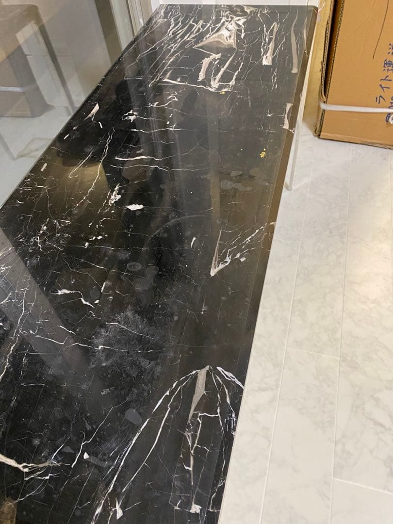 大理石テーブル