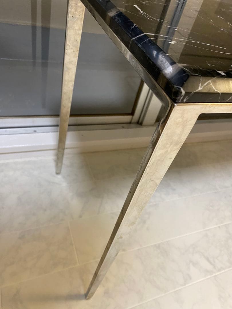 大理石テーブル