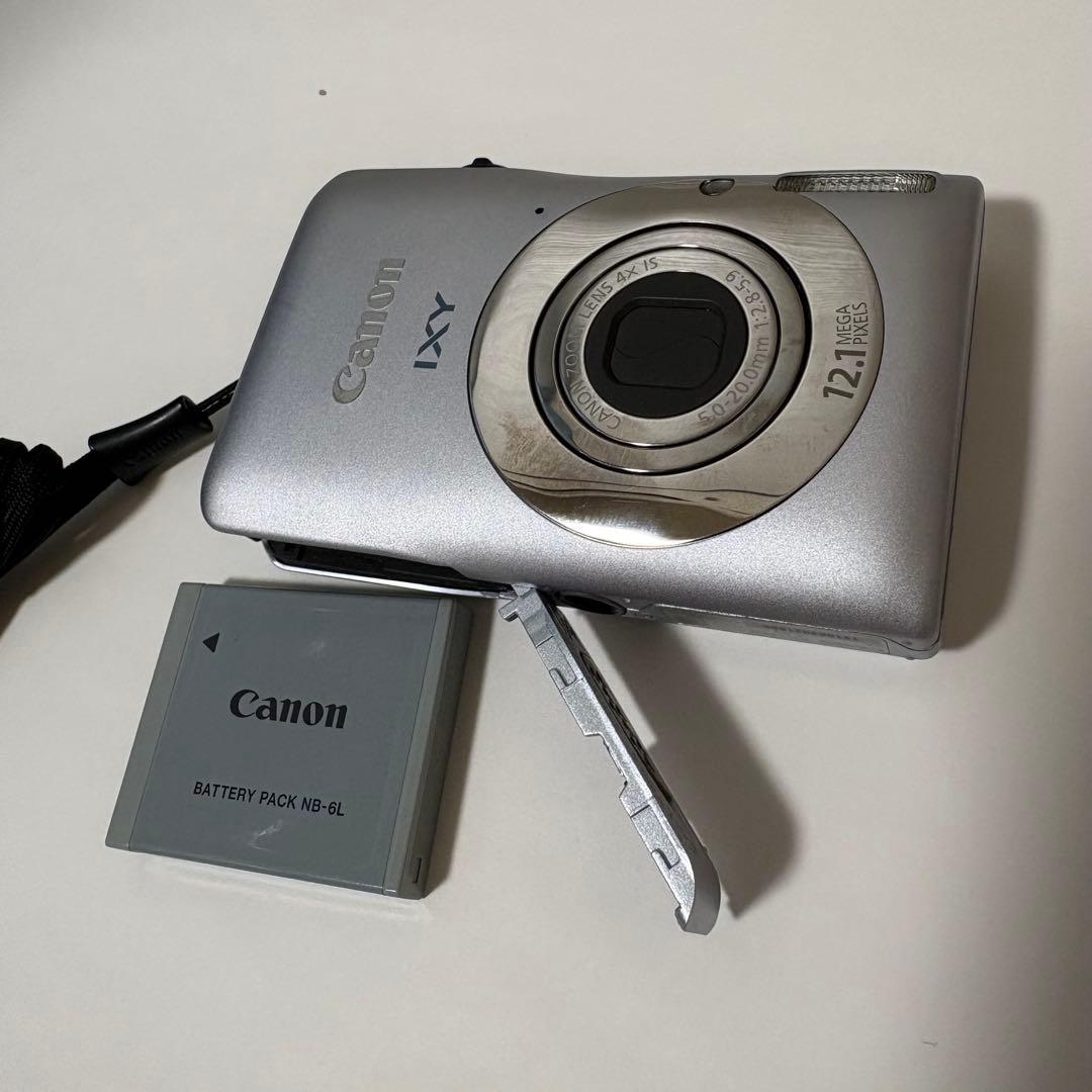 Canon IXY 200F コンパクトデジタルカメラ シルバー