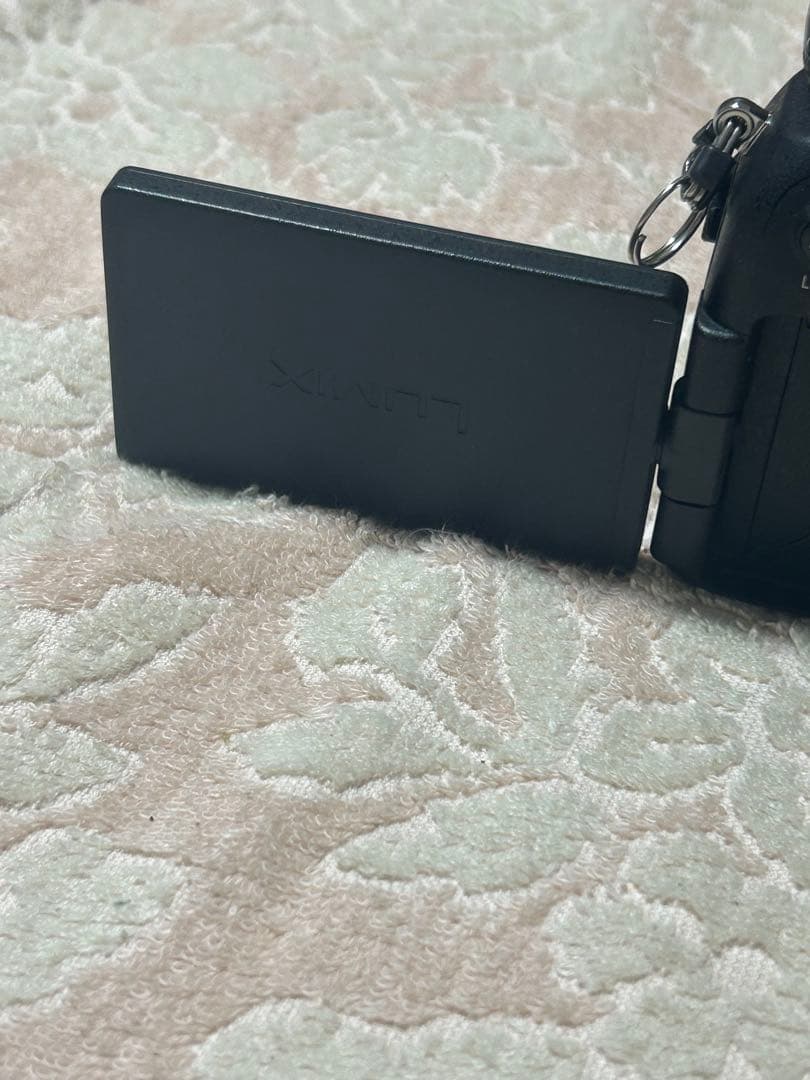 最終セール Panasonic Lumix FZ1000 4K対応カメラ