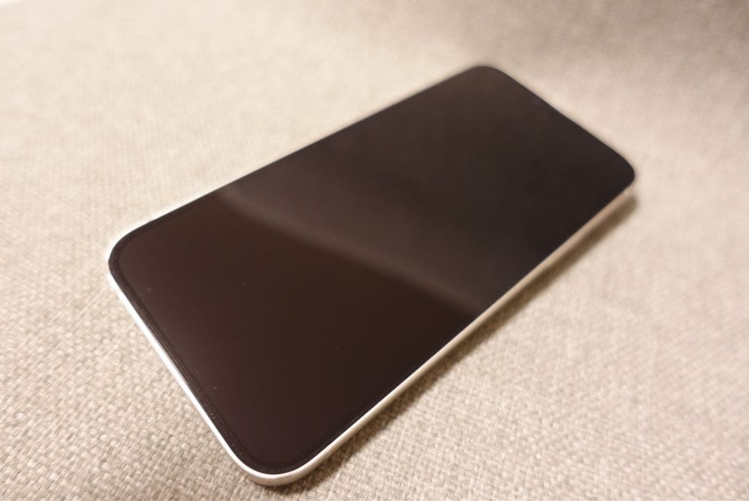 Apple iPhone14plus 背面割れあり