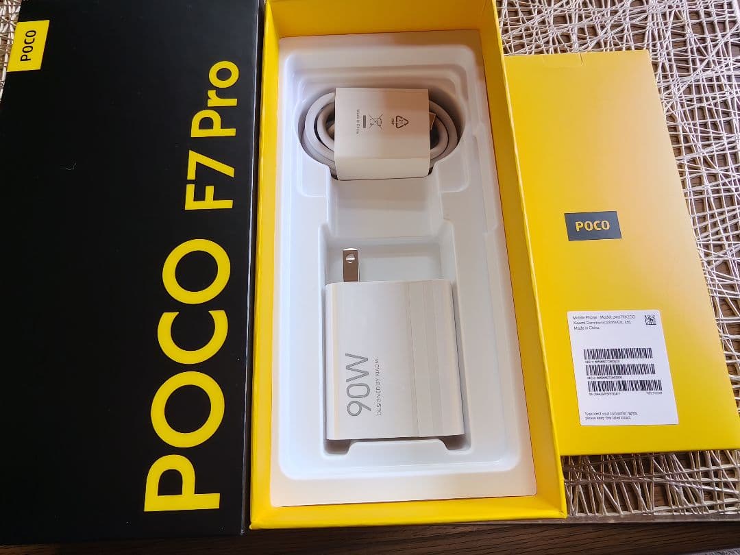 POCO F7 Pro 本体 90W充電器付き 512g