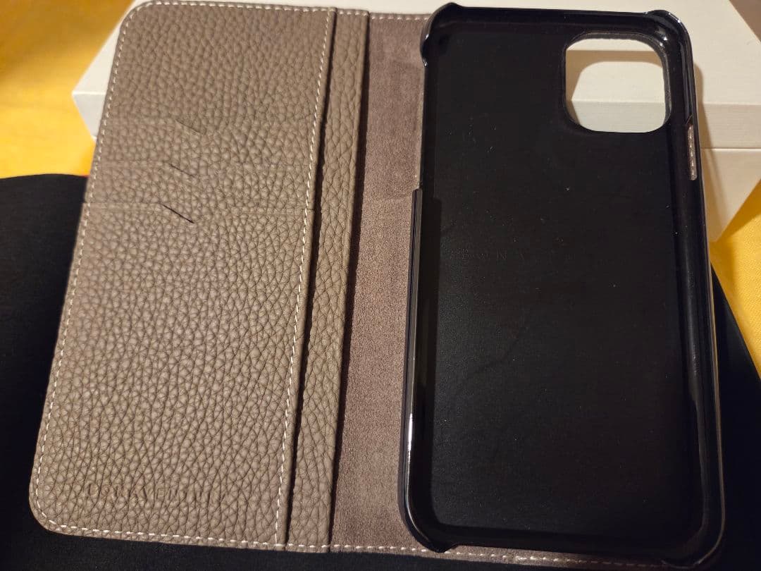 【美品】手帳型 iPhone11ケース アイボリー×エトープ　バイカラー