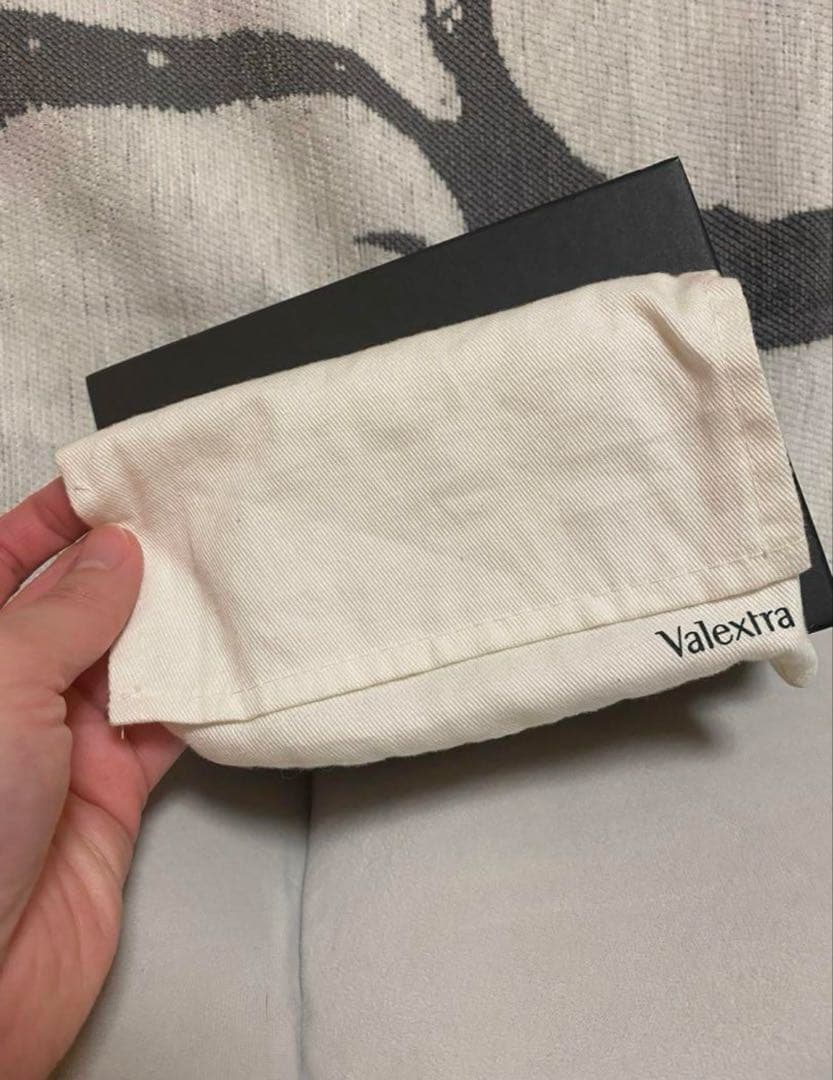 ヴァレクストラ名刺ケースカードケースブラック レザー名刺入れ