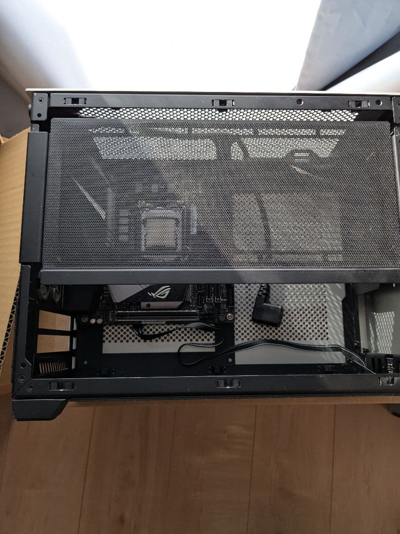 NCASE M1 v6.1 シルバー PCケース