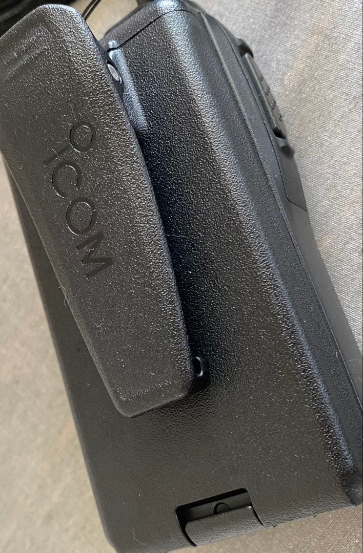 ICOM IC-T70 トランシーバー
