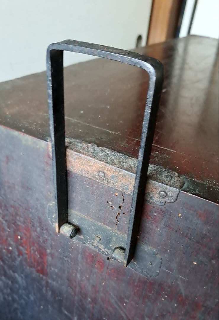 年季が入り過ぎた江戸時代の桐？箪笥