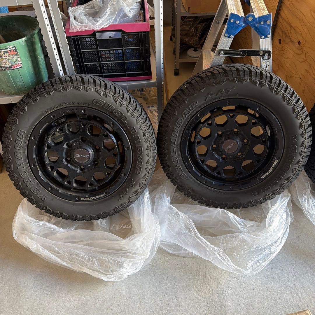 もと　 ハイエース　RAYS M9 16インチホイール・タイヤ